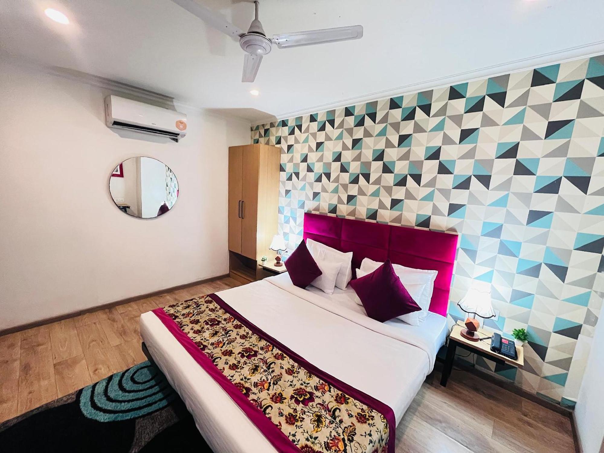 Qotel Hotel Chhatarpur - Oppsite Tivoli Garden Nova Deli Exterior foto