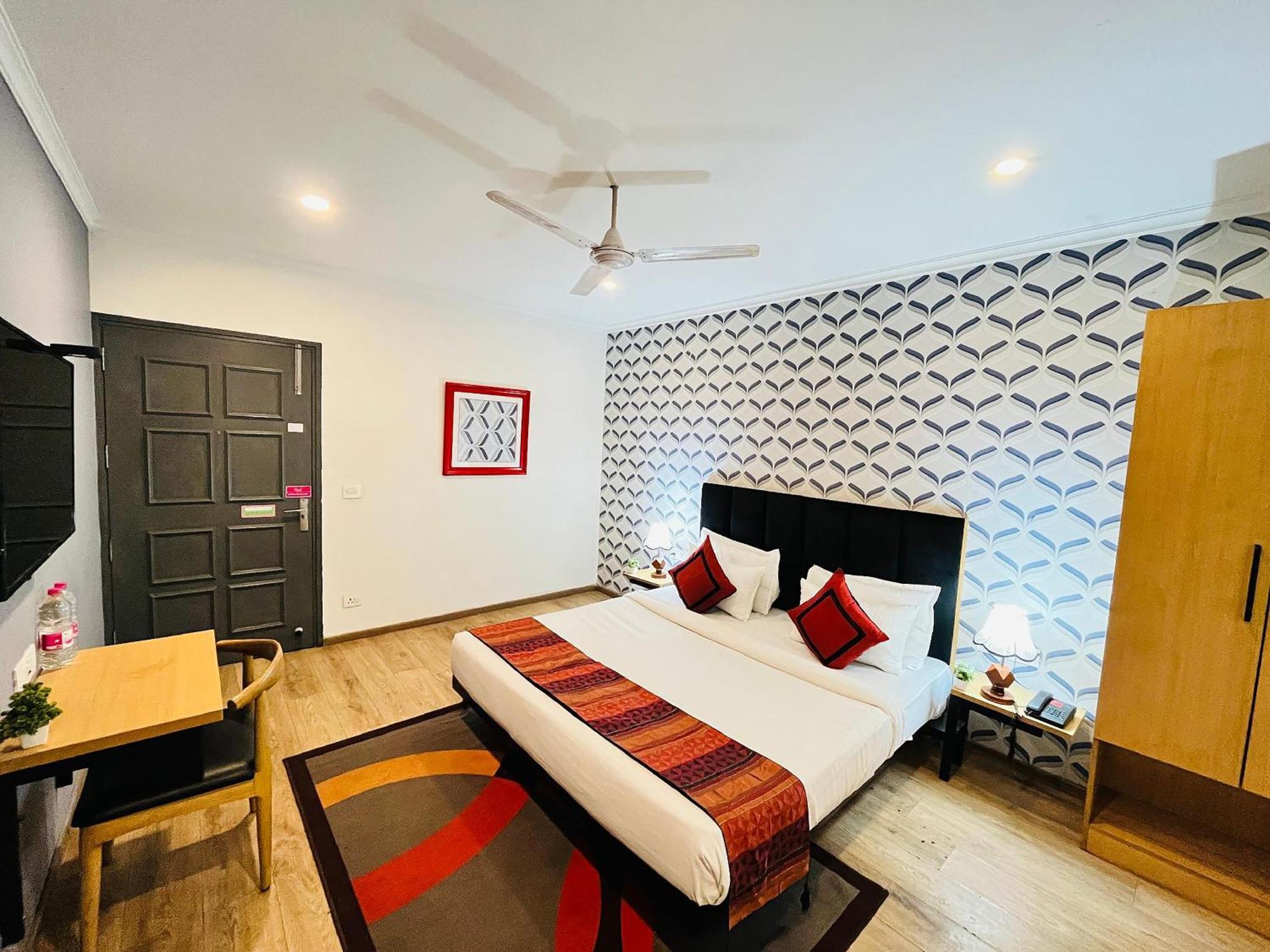 Qotel Hotel Chhatarpur - Oppsite Tivoli Garden Nova Deli Exterior foto