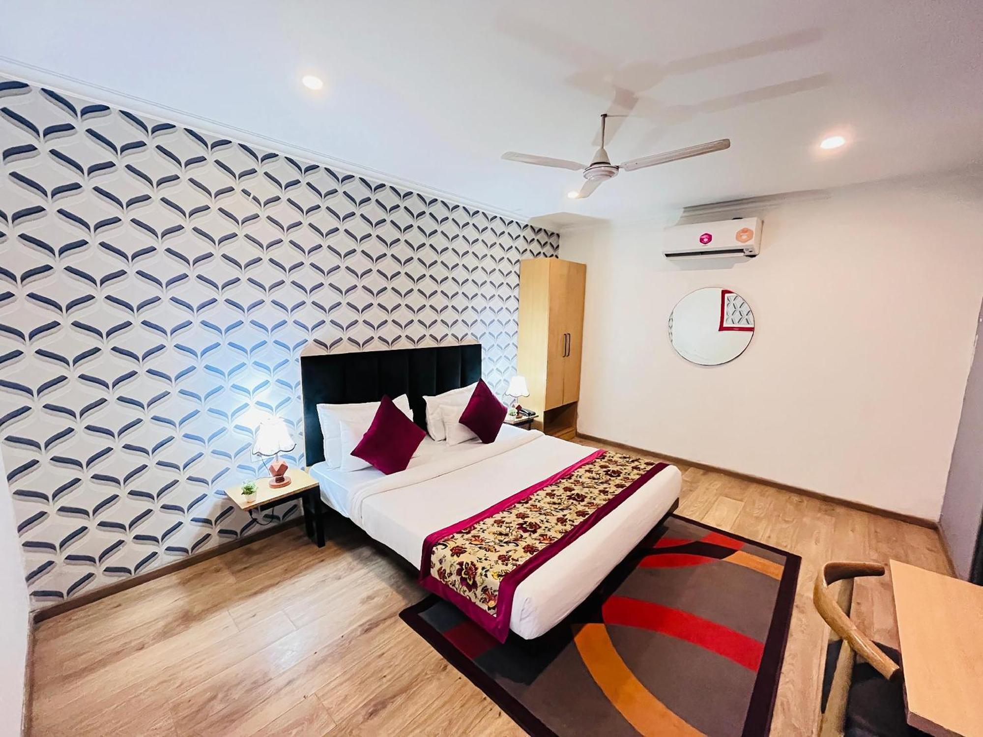 Qotel Hotel Chhatarpur - Oppsite Tivoli Garden Nova Deli Exterior foto