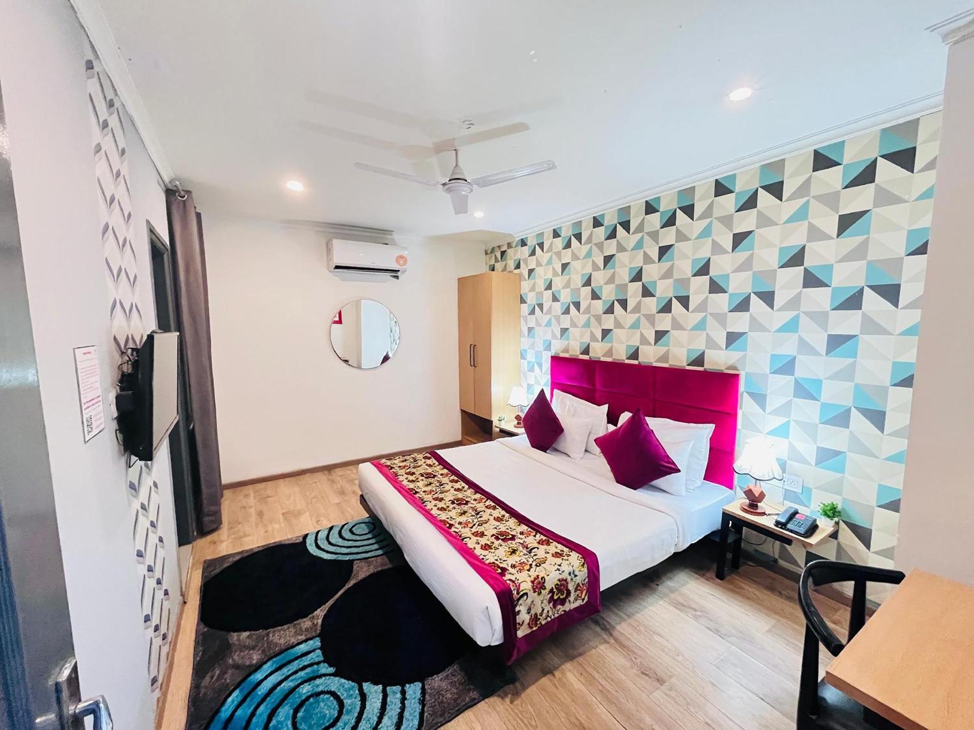 Qotel Hotel Chhatarpur - Oppsite Tivoli Garden Nova Deli Exterior foto