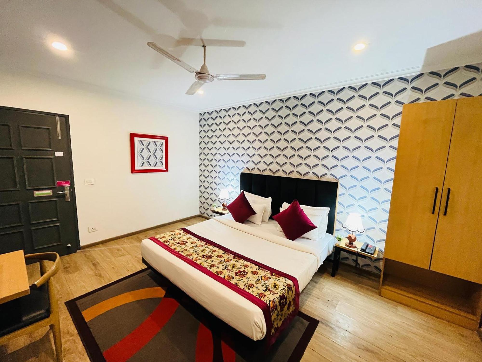 Qotel Hotel Chhatarpur - Oppsite Tivoli Garden Nova Deli Exterior foto