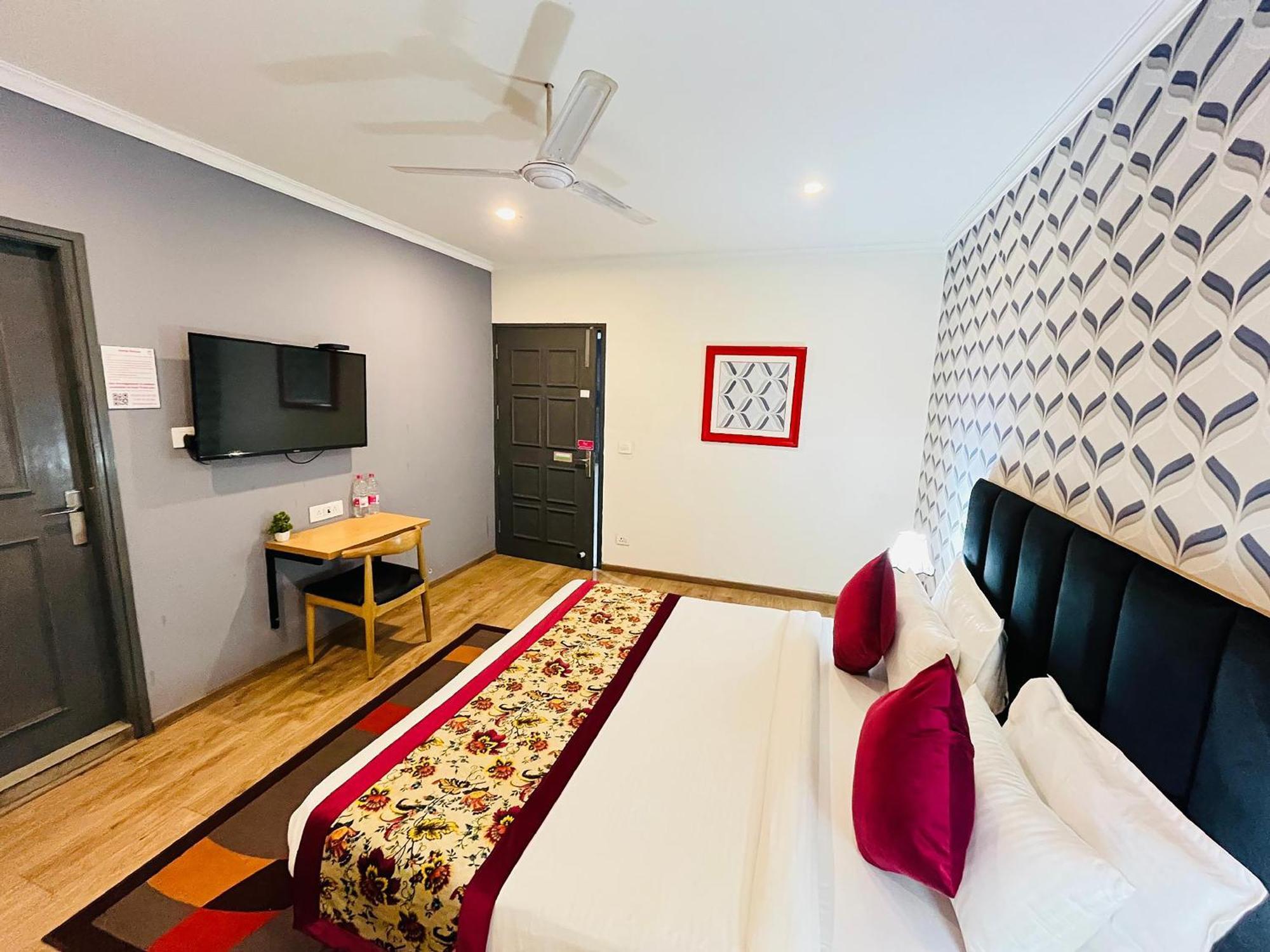 Qotel Hotel Chhatarpur - Oppsite Tivoli Garden Nova Deli Exterior foto